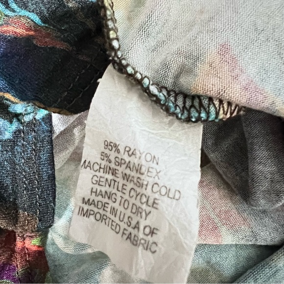 Salaam surplice top floral : Box 0w3: - Picture 10 of 10